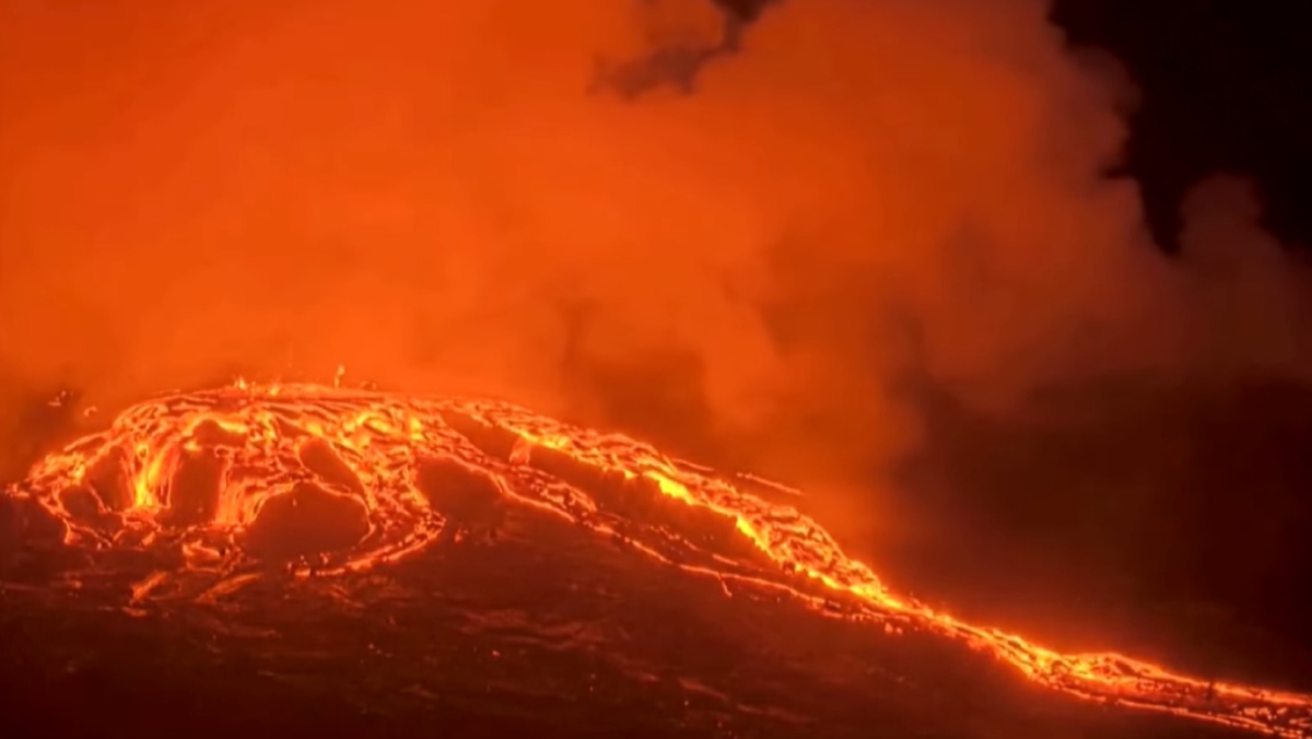 O Kilauea considerado um dos vulcões mais ativos do planeta registrou sua 37ª erupção desde dezembro de 2024 / Reprodução/Youtube