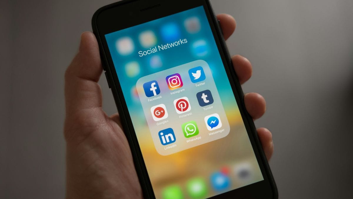 O WhatsApp foi fundado em 2009 por ex-funcionários do Yahoo! (Jan Koum e Brian Acton) e, em 2014, foi comprado pelo Facebook (hoje Meta) por US$ 19 bilhões/Pexels