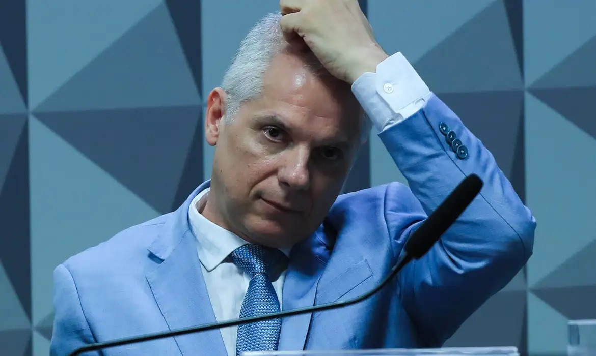 Stefanutto havia sido exonerado em abril, após a primeira etapa da operação revelar indícios de um esquema de descontos associativos não autorizados aplicados em aposentadorias e pensões de beneficiários do INSS