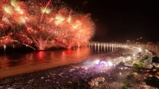 Cidade brasileira entra para o Guinness com recorde mundial de Réveillon, enquanto outros destinos se destacam na preferência dos viajantes para a virada do ano