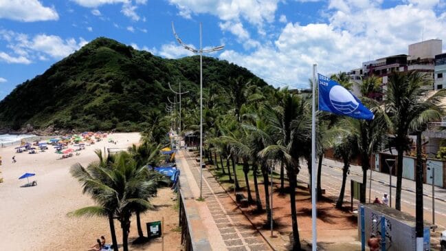 Pelo 16º ano consecutivo, a Praia do Tombo conquista o selo internacional Bandeira Azul