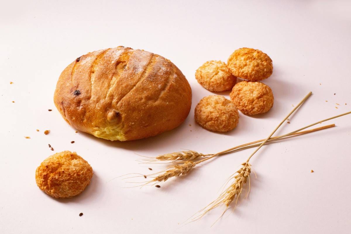 Com 2.500 clientes por dia e milhares de pãezinhos saindo do forno, a rotina é de movimento intenso Pexels