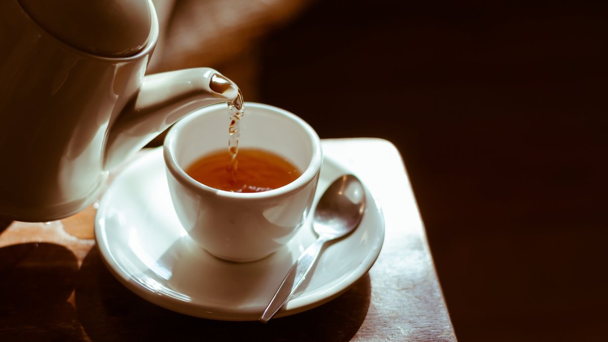 A infusão das folhas auxilia na digestão e pode aliviar desconfortos estomacais leves / Pixabay