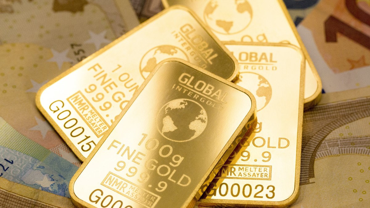 Considerado um dos metais mais nobres, o ouro é amplamente usado na joalheria e no mercado financeiro / Pixabay