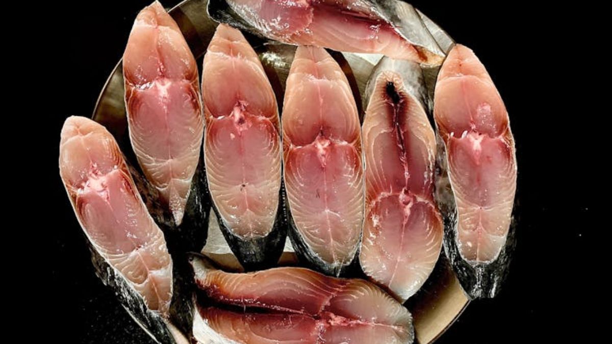 Ele pode ser vendido em filés ou em bifes, e sua carne deve apresentar sempre coloração firme, rosada ou bege (Imagem Meramente Ilustrativa/Naresh Iphone XR/Pexels)
