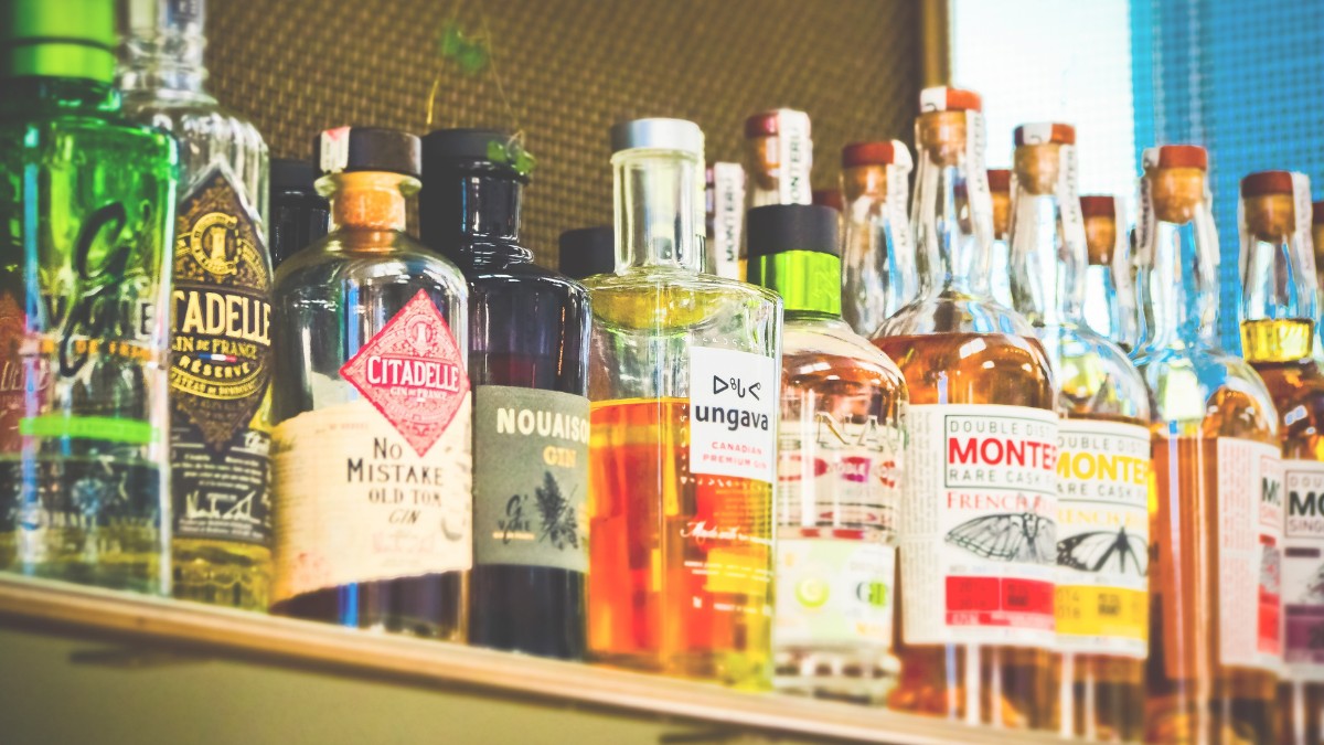 O uso excessivo de álcool compromete o equilíbrio metabólico e a saúde a longo prazo / Pixabay