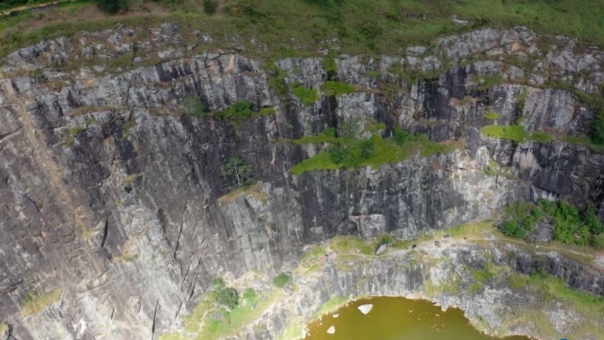 O local é procurado por aventureiros e praticantes de rapel / Reprodução Youtube/gendrones - imagens aéreas