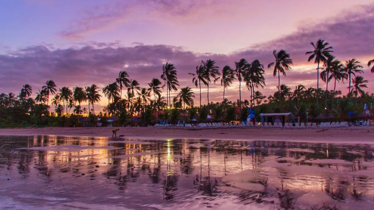 Praias de águas calmas e transparentes atraem turistas em busca de tranquilidade e contato com a natureza/Stock