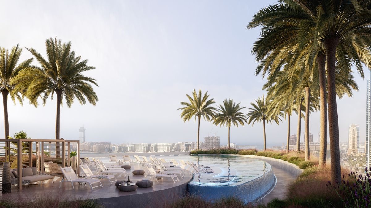 A piscina infinita do Ciel Dubai Marina oferece vista privilegiada para a Palm Jumeirah, em um dos pontos mais altos de lazer do hotel mais alto do mundo/ Reprodução Ciel Dubai Marina