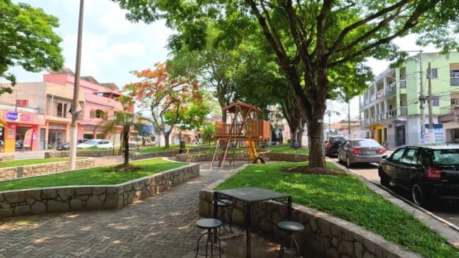 Santa Cruz de Minas é oficialmente o menor município do Brasil em área territorial total