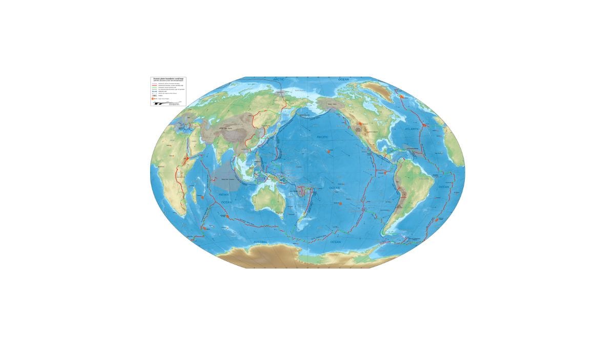 Os limites entre as placas tectônicas concentram a maior parte dos terremotos e vulcões do planeta. Mesmo se movendo apenas alguns milímetros por ano, essas placas moldam continentes, oceanos e a geografia da Terra ao longo de milhões de anos. O mapa mostra o movimento feito pelas placas/ Eric Gaba/Wikimedia Commons