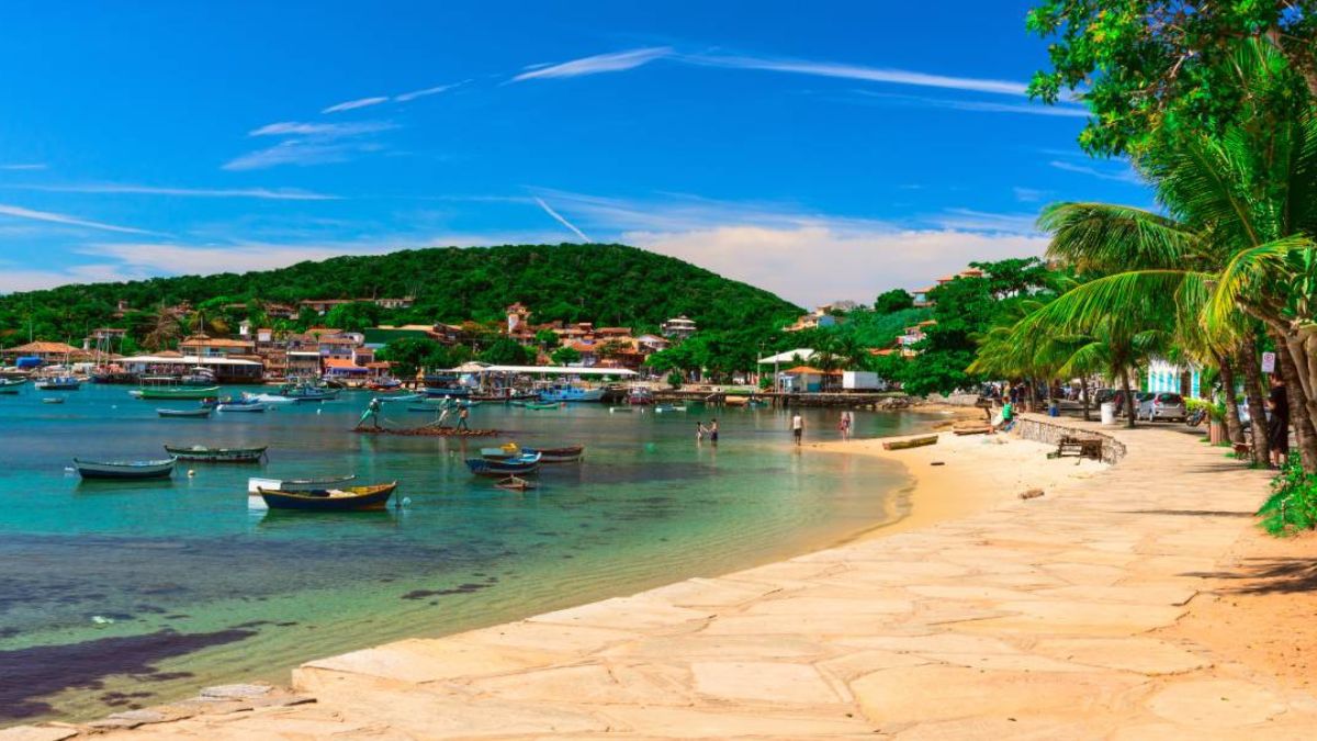 Passeios de barco, mergulho, trilhas e esportes náuticos fazem parte do roteiro. Valores de passeios marítimos costumam partir de R$ 120 por pessoa/Istock