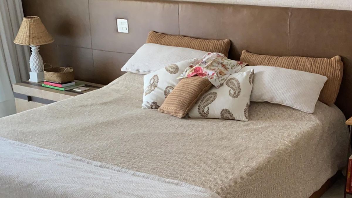 Quarto Os quartos foram pensados como verdadeiros santuários. O suíte principal é um convite ao descanso, com decoração serena, enquanto os quartos das crianças transbordam personalidade e leveza/Divulgação