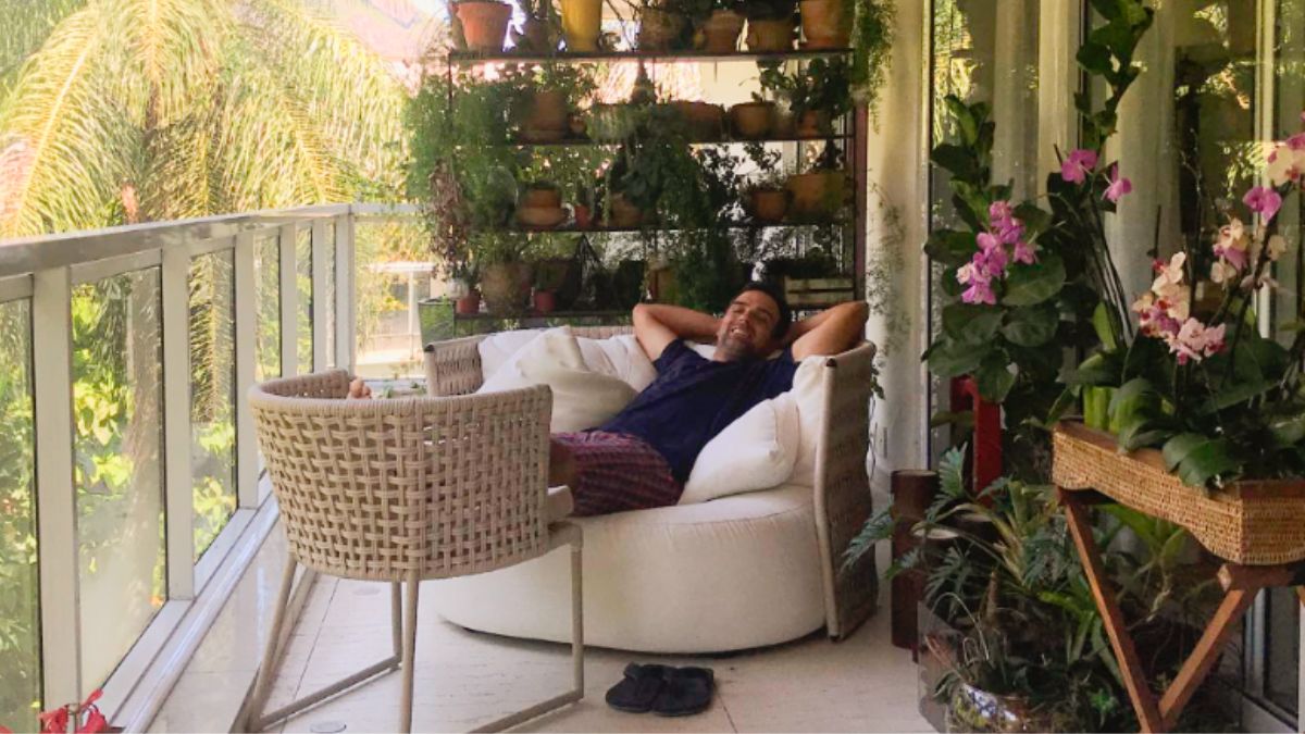 Jardim A conexão com o exterior é fundamental. O jardim, um oásis verdejante, é onde Tadeu busca tranquilidade, seja cuidando das plantas ou simplesmente relaxando ao ar livre, longe da agitação da rotina/ Redes Sociais