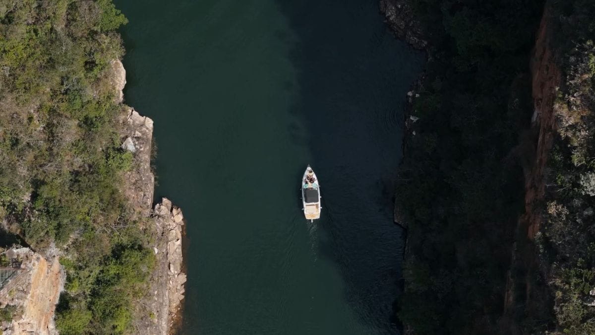 O Mirante dos Cânions oferece vista panorâmica do lago e dos paredões