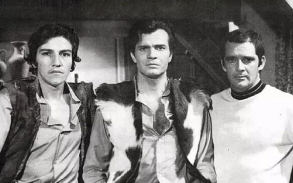 Exibida entre 8 de junho de 1970 e 12 de junho de 1971, a novela 'Irmãos Coragem' acumulou impressionantes 328 capítulos, tornando-se a trama mais extensa do horário nobre da emissora