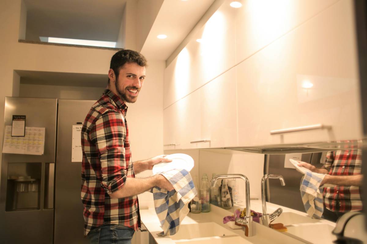 A novidade, que já circula em lares de vários países, começa a ganhar força no Brasil por oferecer mais durabilidade e desempenho superior ao dos panos tradicionais e até ao papel-toalha/Pexels