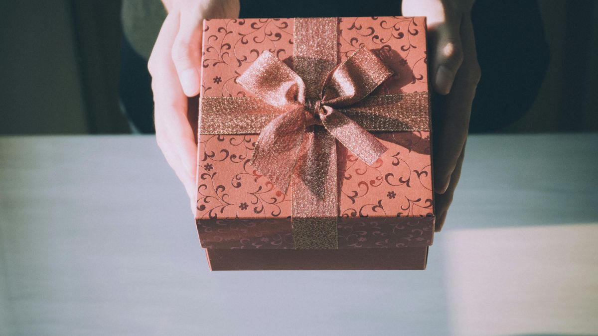 Amigo secreto não é obrigatório e ninguém é obrigado a expor sua situação financeira/Pexels