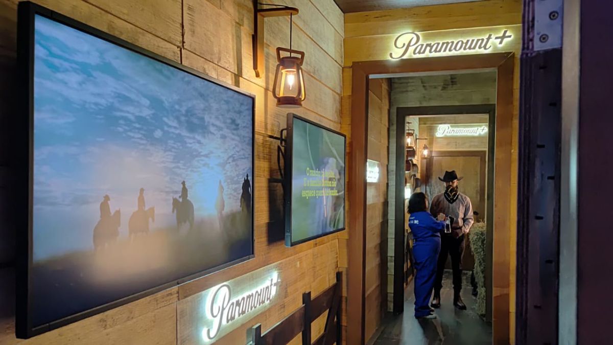 Este é um dos espaços da Paramount+ na CCXP25, no qual dispõe atividades da família Yellowstone/Gabriel Fernandes/DL