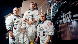 Enquanto saboreavam a ceia, os astronautas protagonizaram a transmissão televisiva mais assistida