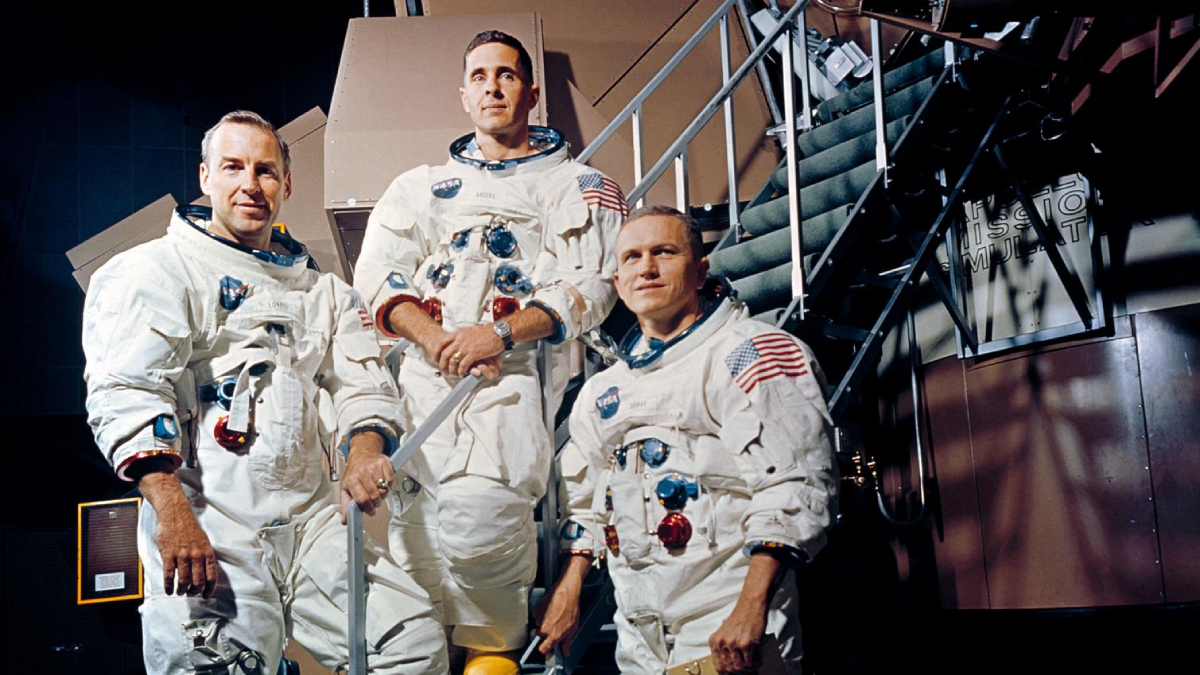 Enquanto saboreavam a ceia, os astronautas protagonizaram a transmissão televisiva mais assistida / Divulgação/Space Adventure