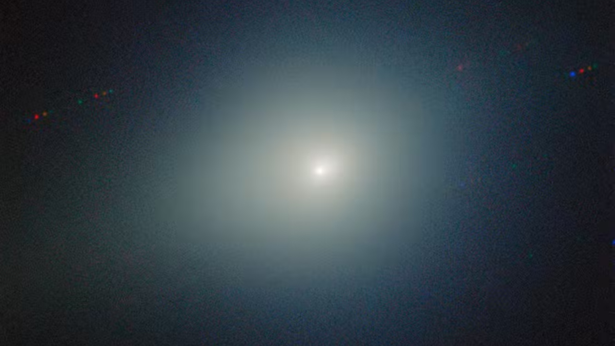 O cometa possui uma coma o halo luminoso de gás e poeira liberado quando se aproxima do Sol / International Gemini Observatory/NOIRLab/NSF/AURA/B. Bolin