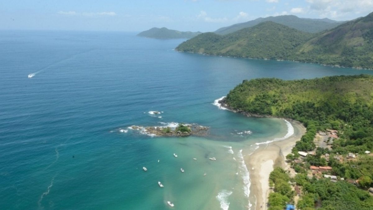 Novo conjunto de normas disciplina o comércio nas praias, reforçando fiscalização, segurança e preservação ambiental