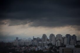 Passagem de frentes frias pela costa paulista deve aumentar o risco de pancadas intensas de chuva