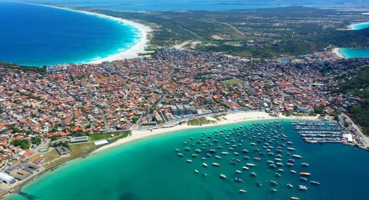 Com praias de beleza singular, águas transparentes e clima ensolarado praticamente permanente, Cabo Frio se consolidou como referência em turismo no Rio de Janeiro