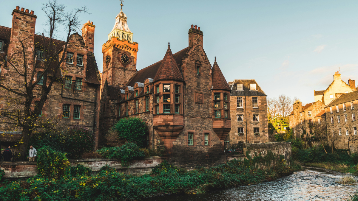 A Old Town mantém uma atmosfera medieval / Unsplash/Cameron Gibson
