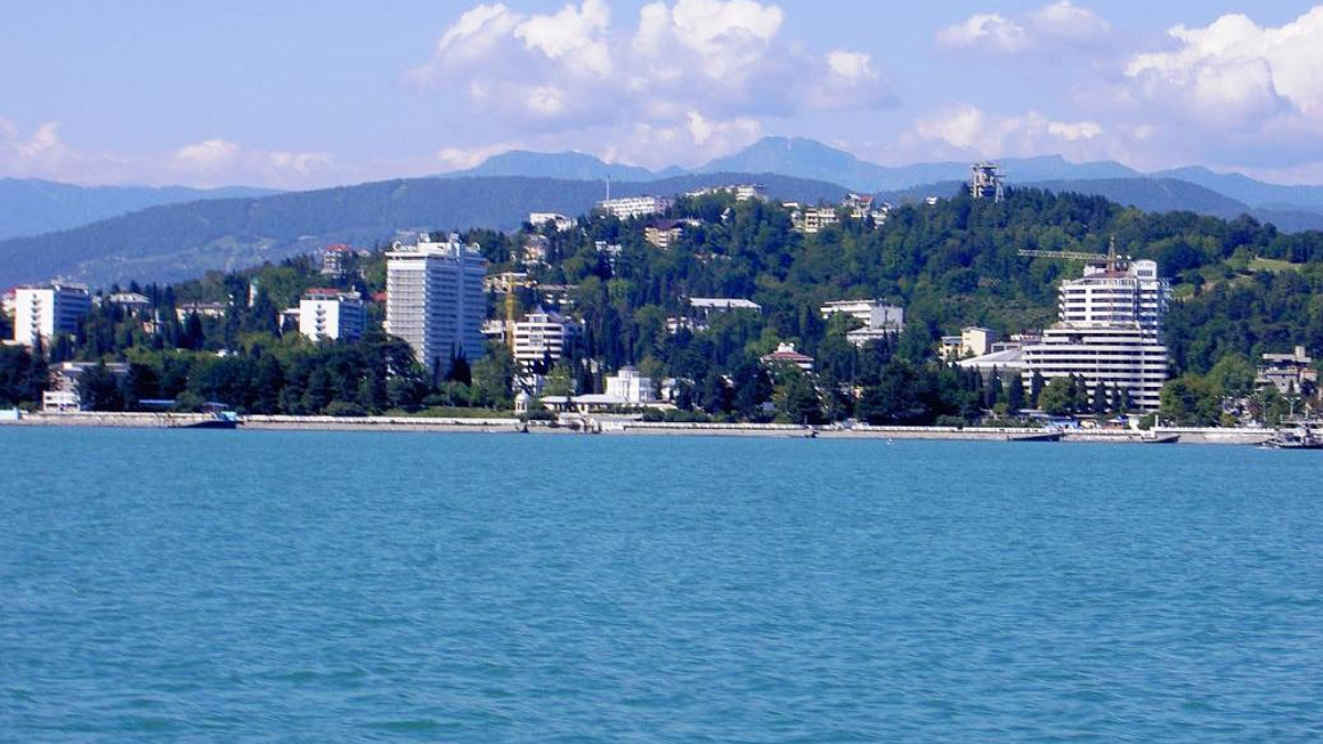 Mais do que um simples mar interior ele se tornou objeto de estudos contínuos por reunir fatores geográficos,