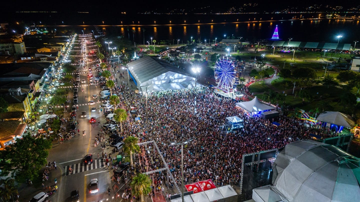 Caraguatatuba inicia com o Natal pela Paz 2025 e segue com o Verão Caiçara Grandes Shows, de 26 a 31 de dezembro, na Praça da Cultura (Divulgação)