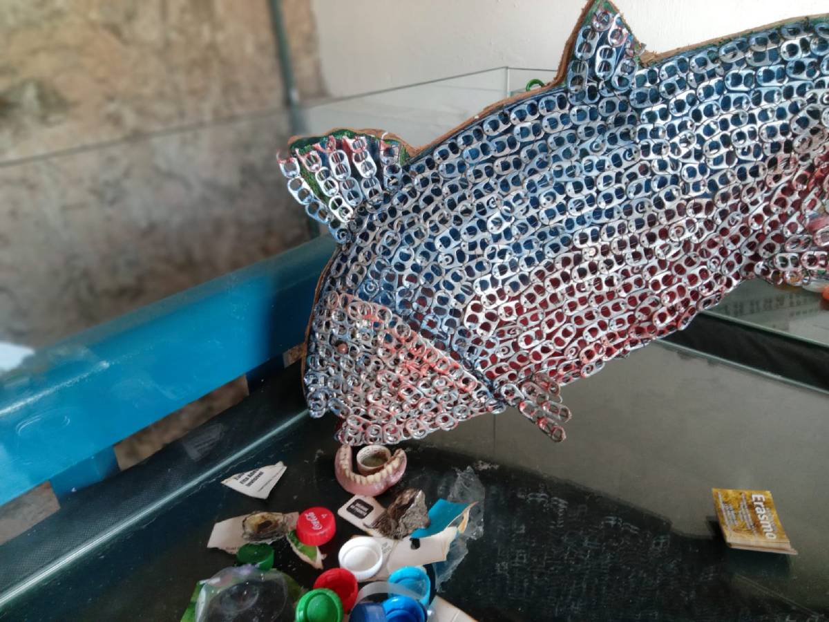 A exposição também tem a parceria com alguns artesãos da Cidade que trabalham com materiais reciclados/Nayara Martins