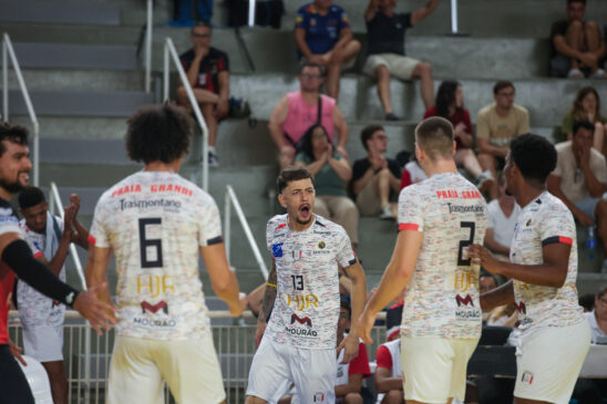 O Time Praia Grande de vôlei masculino adulto