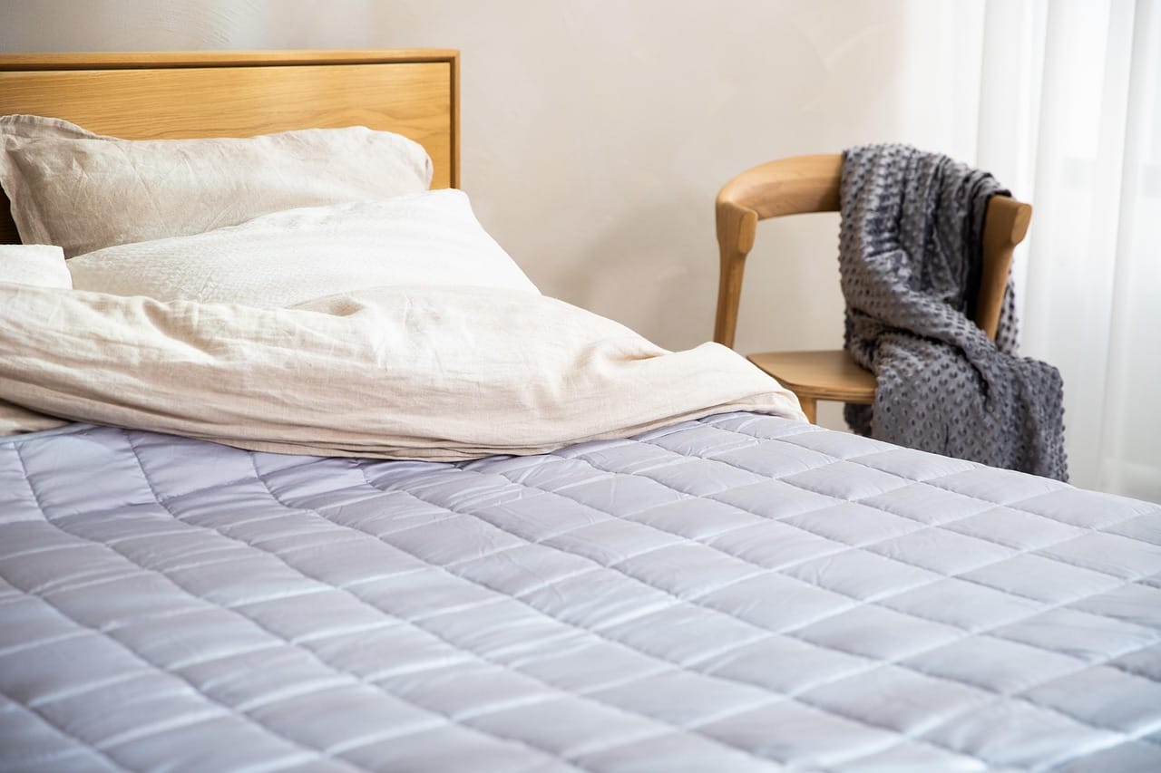 Manter a roupa de cama limpa vai além da organização: é um cuidado direto com a saúde e o bem-estar diário /Pixabay