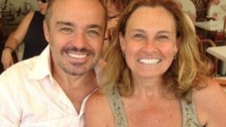O apresentador Gugu Liberato e sua irmã numeróloga Aparecida Liberato