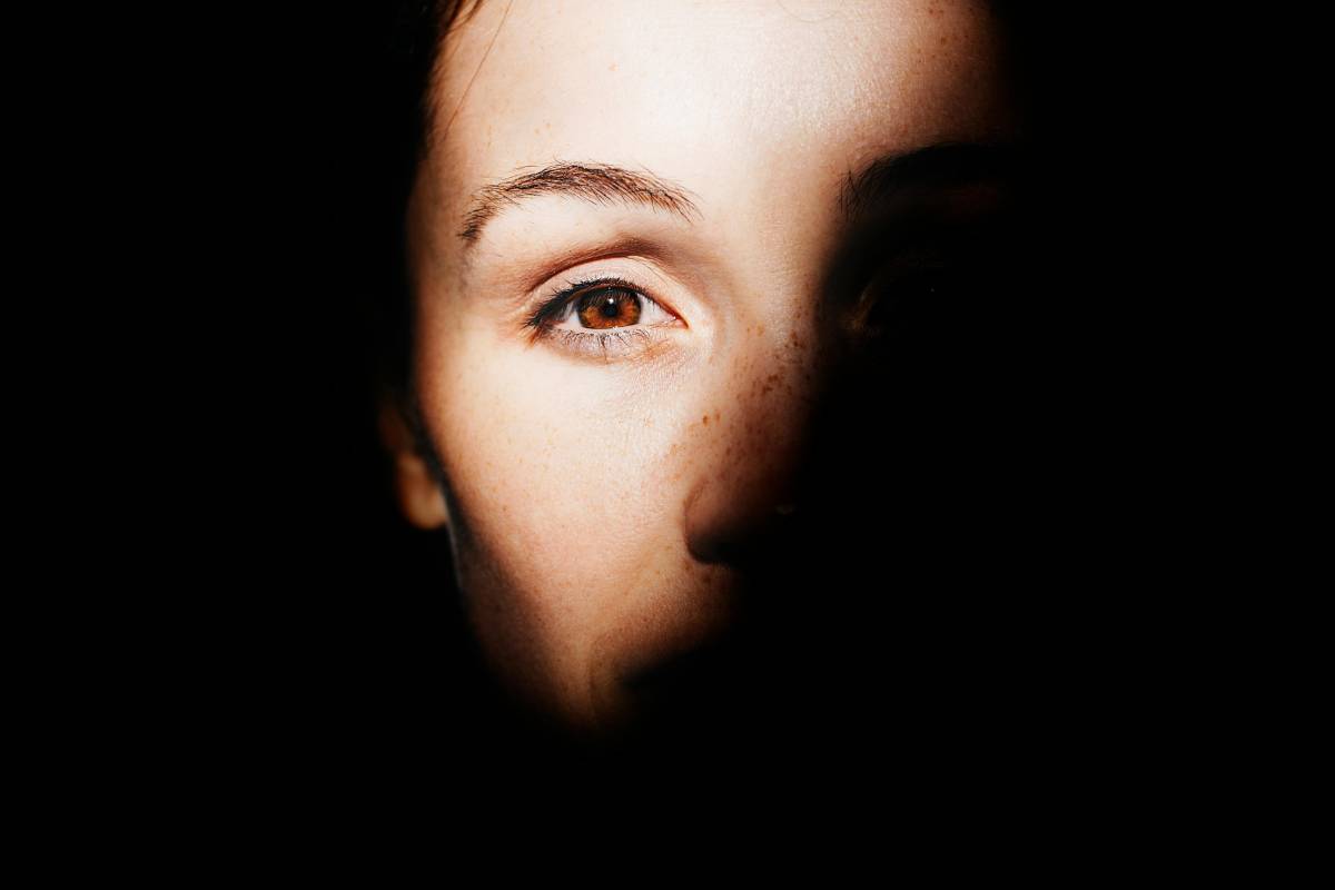 Chip revolucionário devolve parte da visão a idosos com degeneração macular e promete chegar ao mercado em 2026 /Pexels