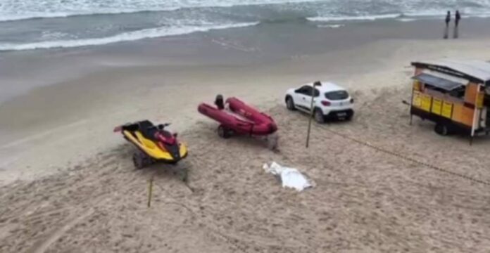 homem já apresentava rigidez cadavérica, o que indica que a morte teria ocorrido durante a noite. A Polícia Civil investiga o caso