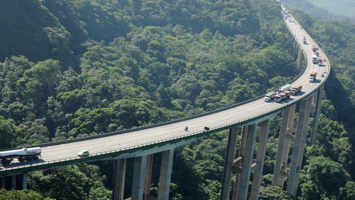 Concessionária inicia manutenção intensiva para receber o fluxo de fim de ano. Confira onde haverá intervenção nas faixas.