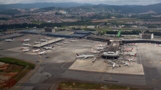 Projeto envolve modernização elétrica, nova frota de ônibus internos e obras para aumentar eficiência.