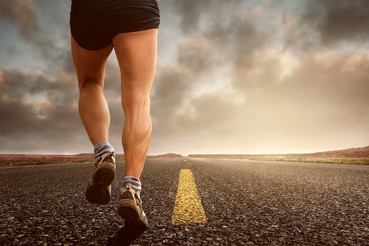 A queda nos níveis de exercício após os 18 anos está diretamente ligada ao aumento da hipertensão na vida adulta pixabay