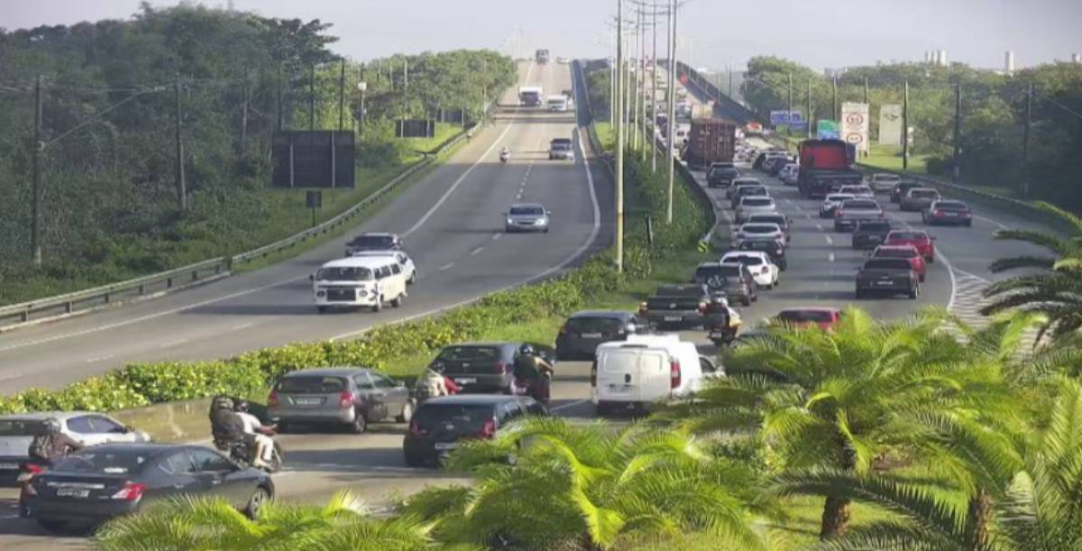 Entre 600 mil e 1 milhão de veículos devem trafegar rumo ao litoral paulista nesse período