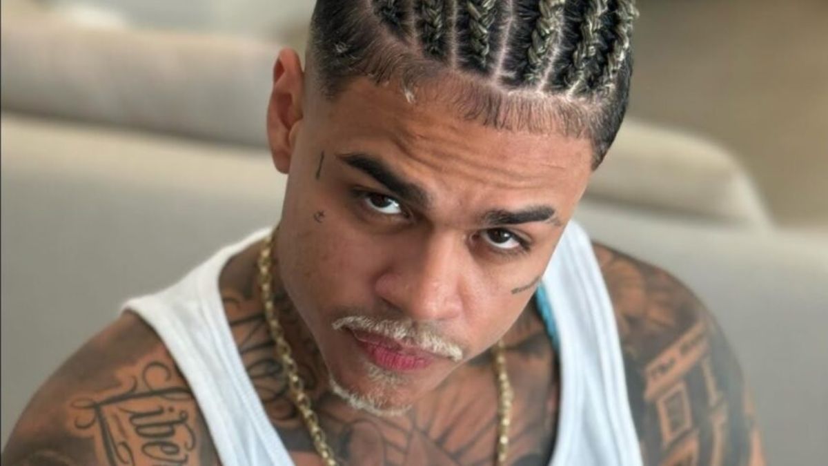 O cantor MC Cabelinho