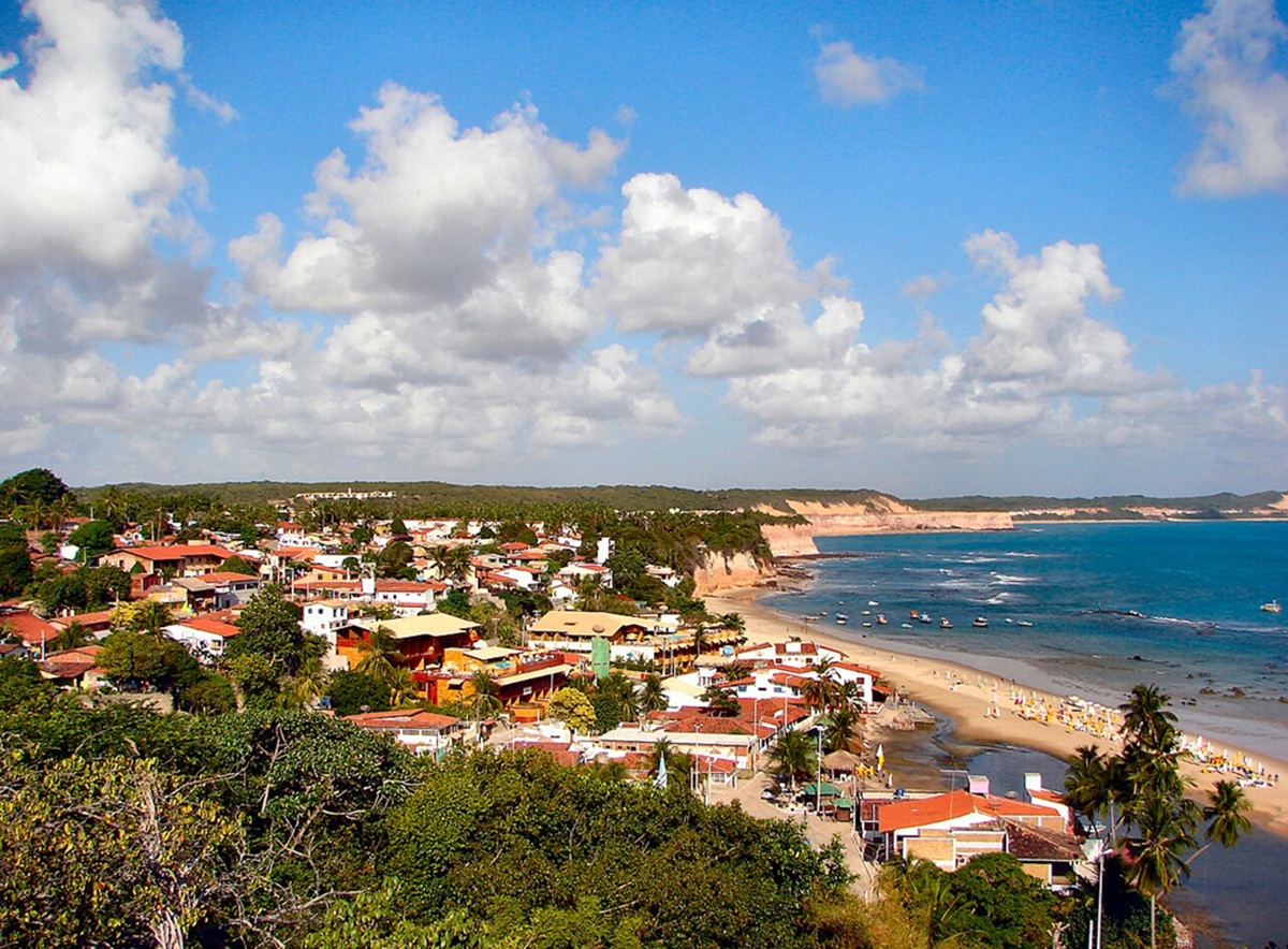 Praia da Pipa: falésias, enseadas e golfinhos próximos à costa fazem da Praia da Pipa um dos destinos mais charmosos do país (Divulgação)