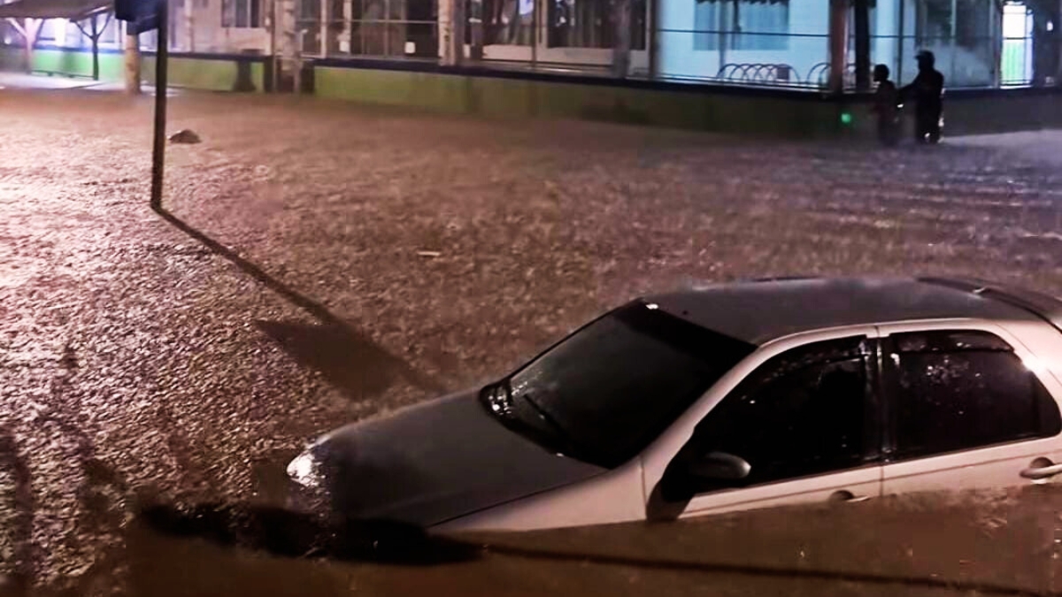 Fortes tempestades causaram estragos em toda o Litoral de SP