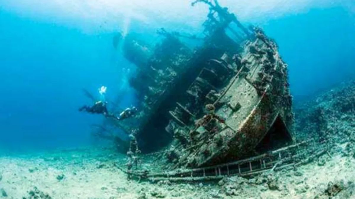 O litoral brasileiro esconde cerca de 2 mil embarcações naufragadas no oceano