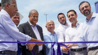 O Porto de Santos ganhou mais uma passarela de pedestres sobre a linha férrea