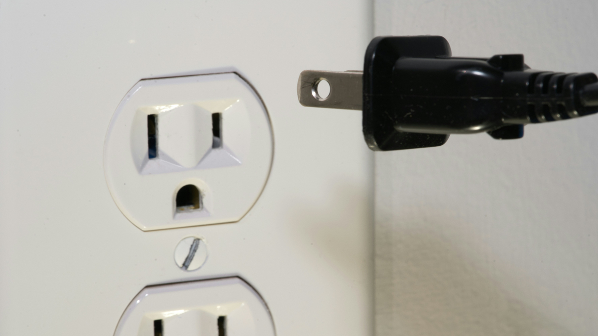 Especialistas alertam que a desconexão noturna é essencial para reduzir a exposição a ondas eletromagnéticas