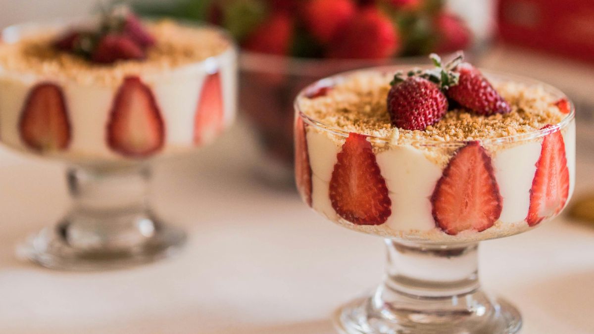 O pavê costuma ficar mais saboroso após algumas horas na geladeira, quando as camadas ficam mais firmes e equilibradas/Pexels