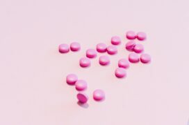 Mulheres que já passaram pela menopausa e possuem mais de 65 anos também podem contar com a prescrição do fármaco